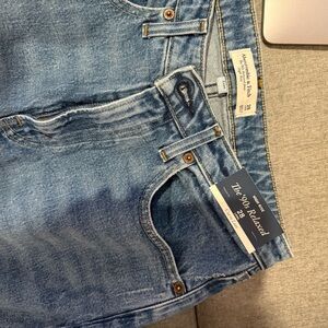 BNWT NEW Abercrombie & Fitch Blue Jeans 90s relaxed high rise Curve Love size 28